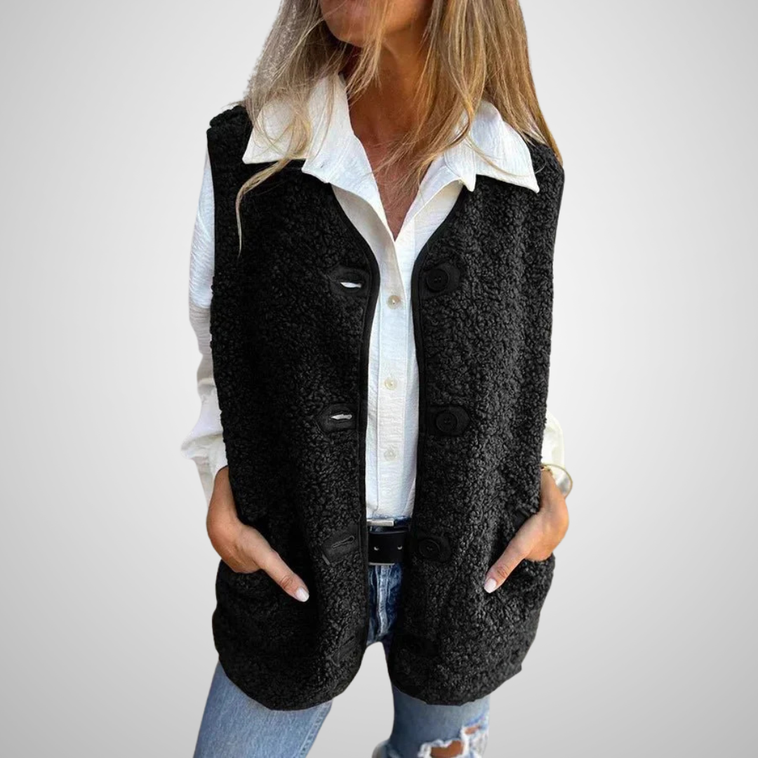 NOORA | Västen som följer din stil och värmer dig