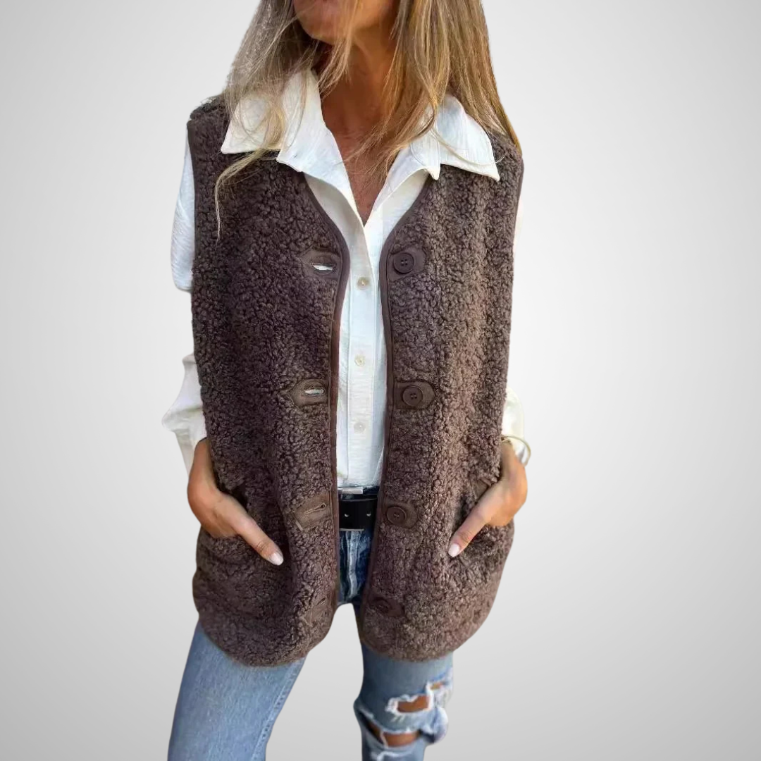 NOORA | Västen som följer din stil och värmer dig