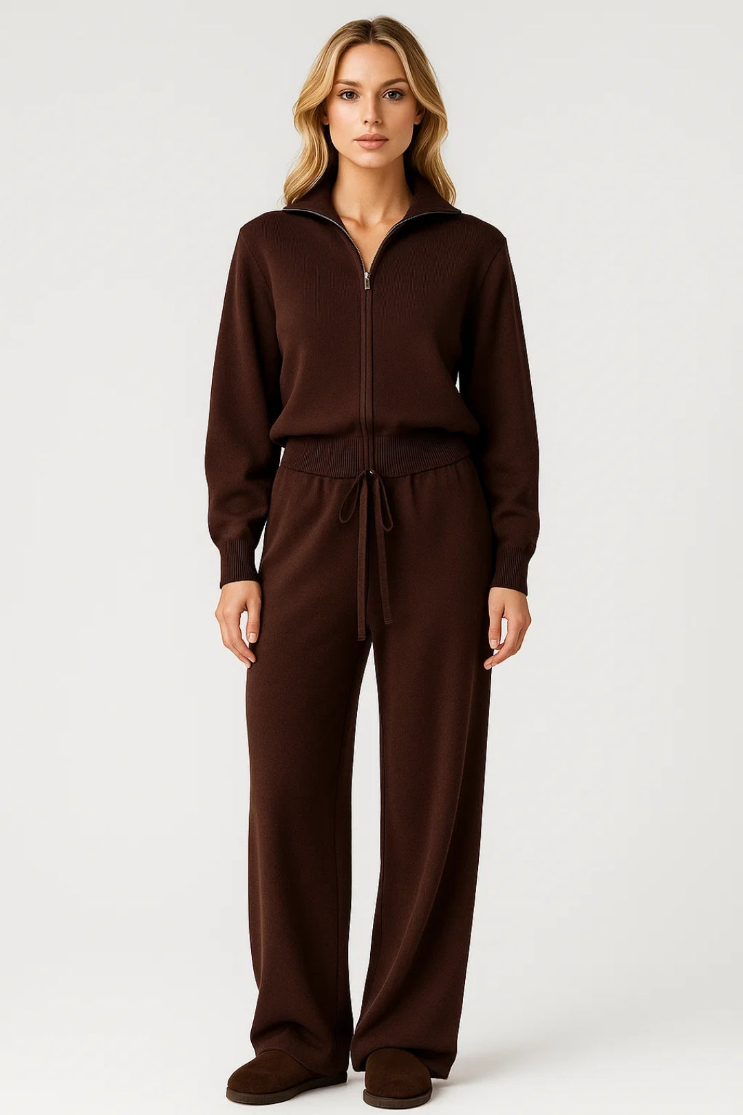 Loungewear Setti | Vetoketjullinen Paita ja Leveät Housut | Mukavuutta Sisälle ja Ulos