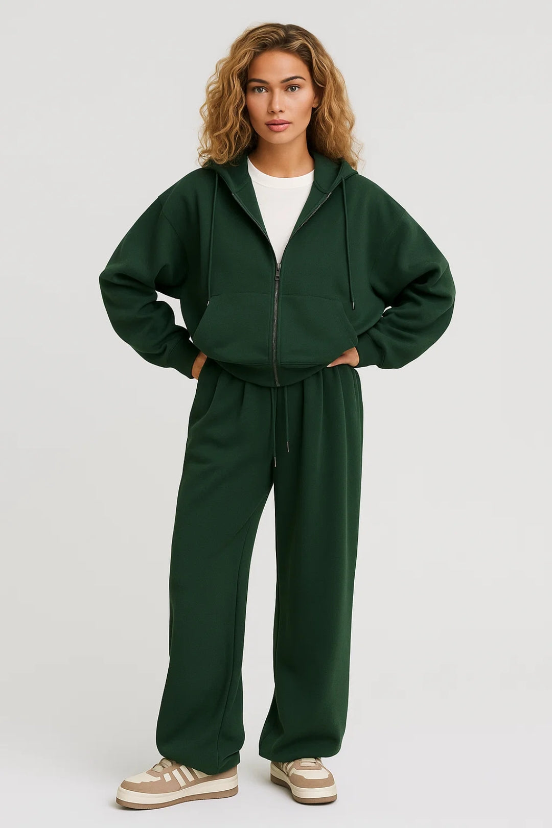 Kaksiosainen Lounge Setti | Rentoa Istuvuutta Vetoketjullisella Takilla ja Jogginghousuilla | Mukavuutta Kotiin ja Ulos